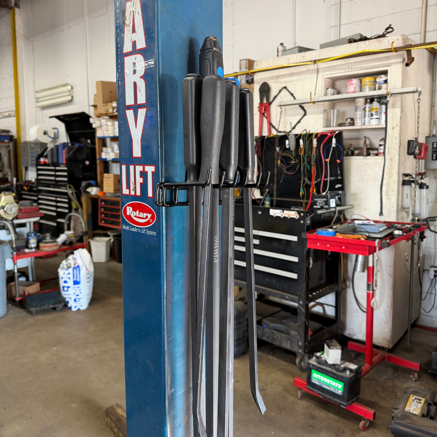 Pry Bar Magnetic Hook - Holds up to 45 lbs